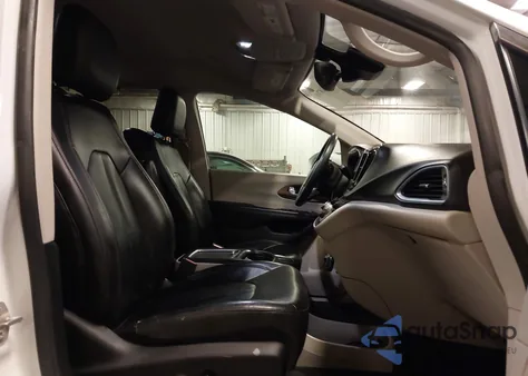 2017 Chrysler Pacifica Touring L Plus из США, поврежденный, VIN 2C4RC1EGXHR710518